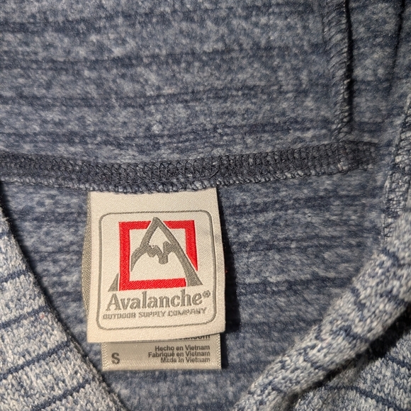 Avalanche Women's Hooded Pullover - Picture 3 of 7